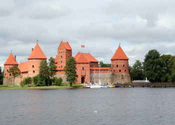 Архитектура тракайского островного замка, Литва – фотографии Литвы