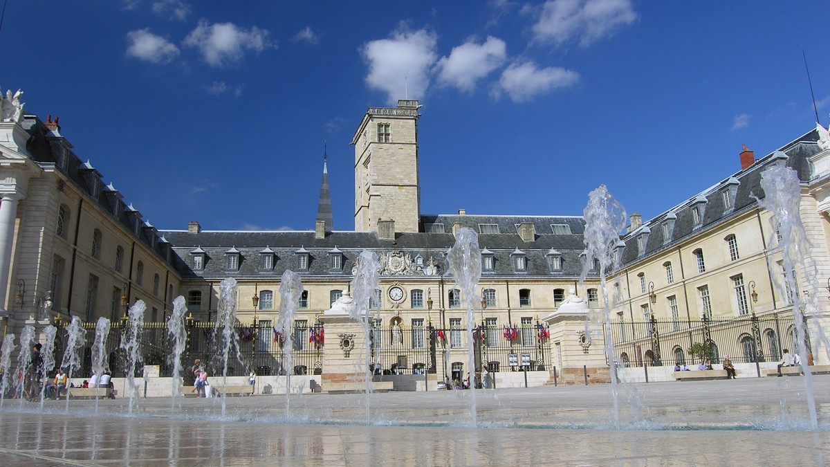 Замок в Дижоне, Франция – фотографии Франции