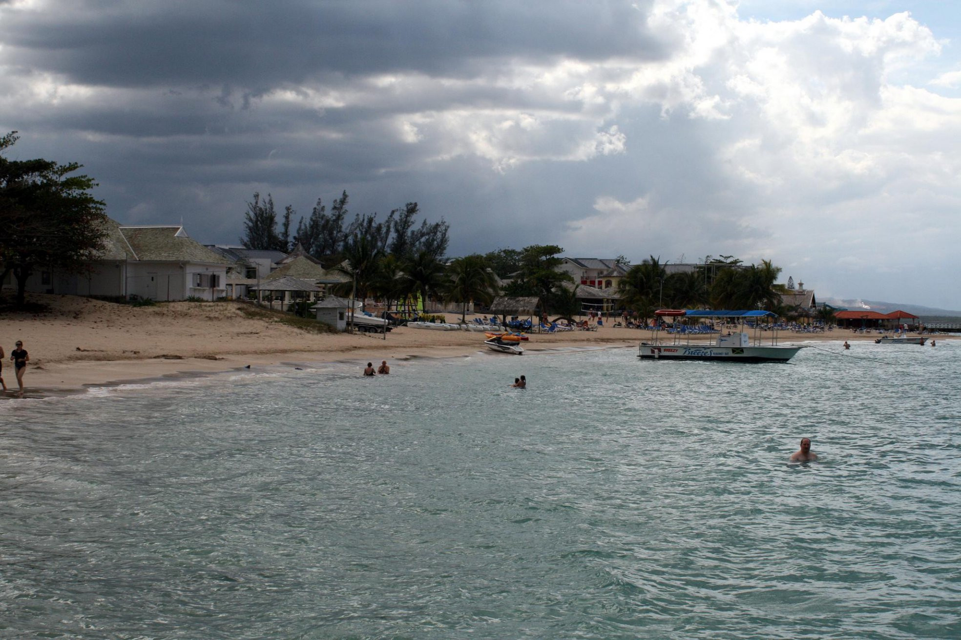 Пляж в Ранэвэй Бэй, Ямайка. Фото 26 – фотографии Ямайки