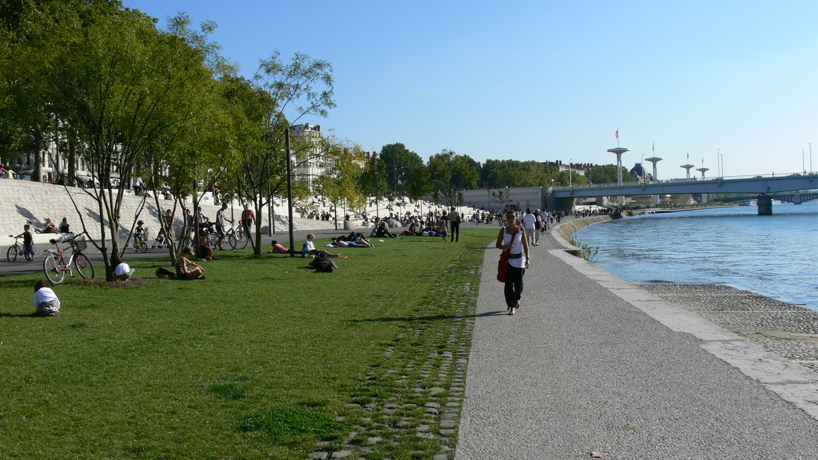 Набережная в Лионе, Франция. Фото 1 – фотографии Франции