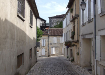 Улица в Коньяке, Франция. Фото 3 – фотографии Франции