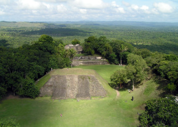 Шунантунич (Xunantunich) — памятник культуры майя в Белизе – фотографии Белиза