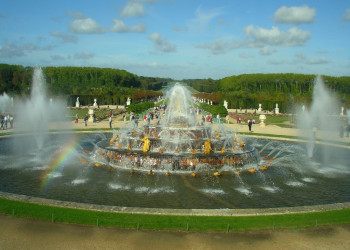 Фонтан в Версале, Франция – фотографии Франции