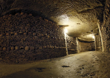 Поход в парижские катакомбы, Франция – фотографии Франции