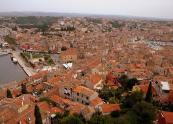 Крыши домов в Ровинь, Хорватия. Фото 1 – фотографии Хорватии