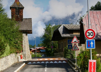 Деревня в Лез-Уш, Франция – фотографии Франции