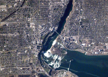 Ниагарский водопад из космоса – фотографии Канады