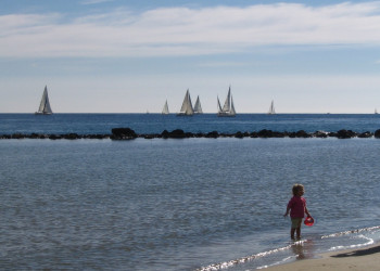 Яхты и катера в Манделье-ля-Напуль, Франция – фотографии Франции