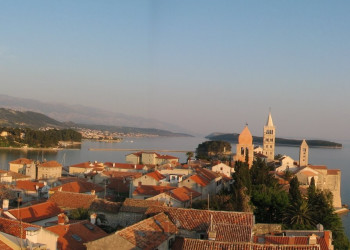 Дома в Раб, Хорватия – фотографии Хорватии