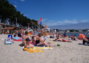 Люди на пляже в Беноде, Франция. Фото 2 – фотографии Франции