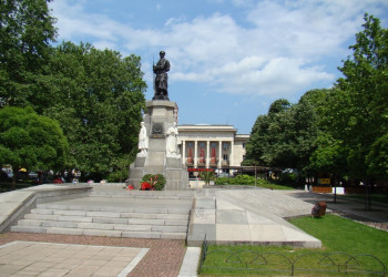 Памятник участникам балканской войны в Хасково, Болгария. Фото 1 – фотографии Болгарии