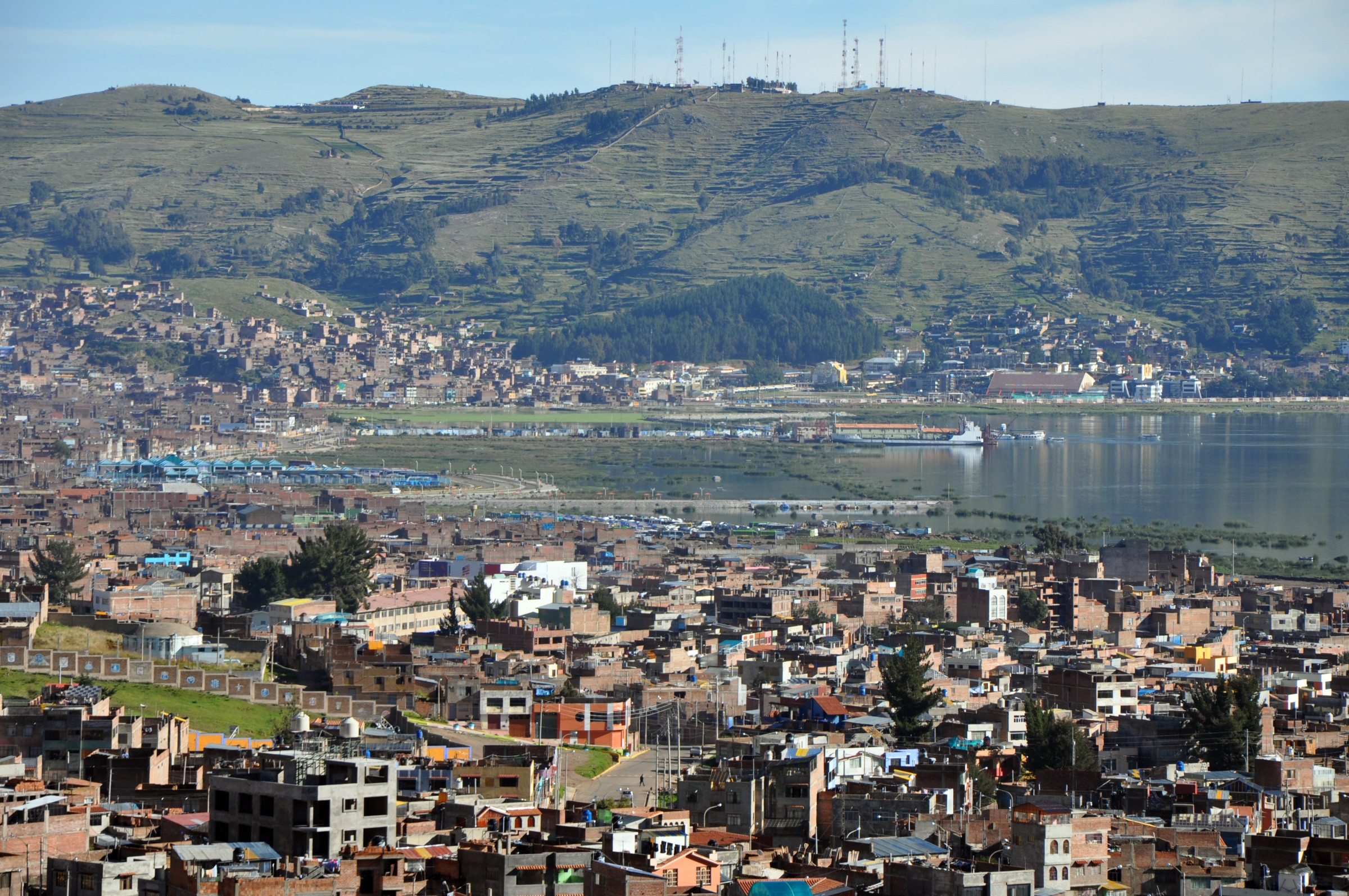 Пуно (Puno) – город на юго-востоке Перу на берегу Титикаки – фотографии Перу
