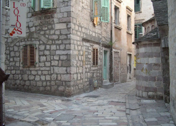 Улица в Которе, Черногория. Фото 30 – фотографии Черногории