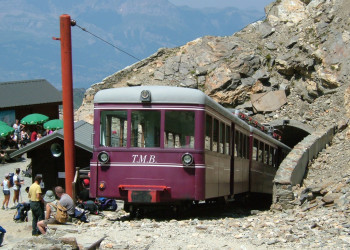 Поезд в Ле-Контамине-Монжуа, Франция – фотографии Франции