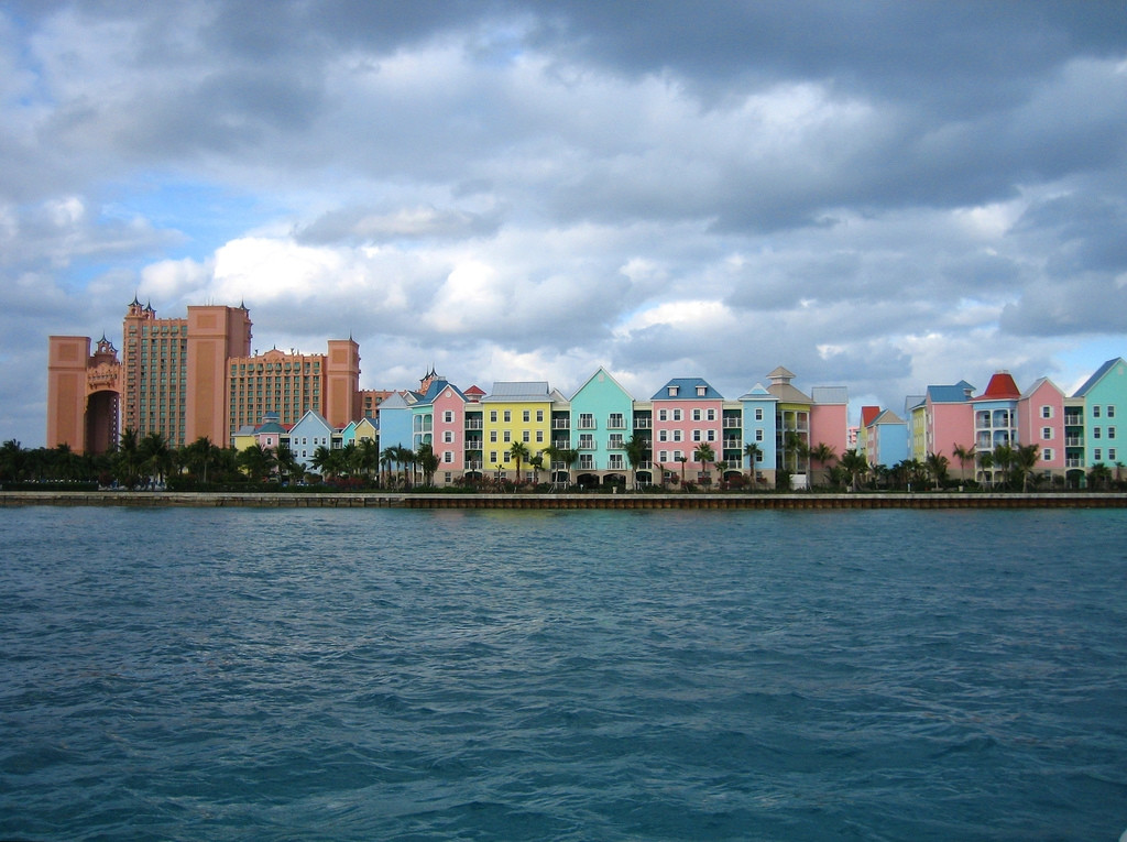 Отели на набережной в Парадайз Айленд, Багамские острова – фотографии Багамских островов