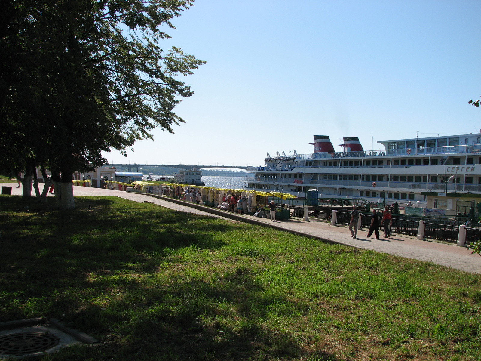 Набережная в Костроме – фотографии России