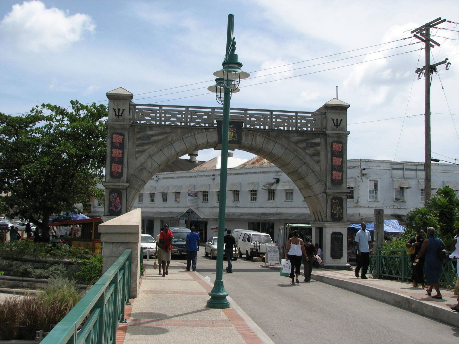 Люди в Бриджтауне, Барбадос – фотографии Барбадоса