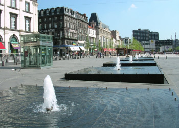 Фонтан в Клермон-Ферран, Франция – фотографии Франции