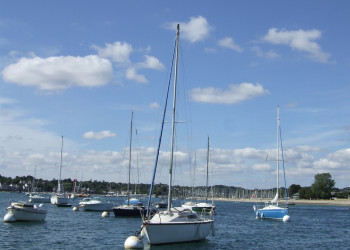 Яхты и катера в Фуэнане, Франция – фотографии Франции