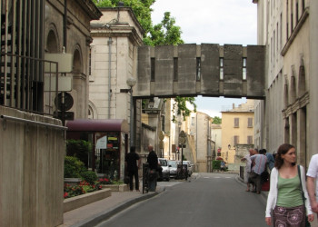 Улица в Авиньоне, Франция. Фото 7 – фотографии Франции