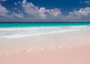 Розовый пляж на острове Харбор 8 – фотографии Багамских островов