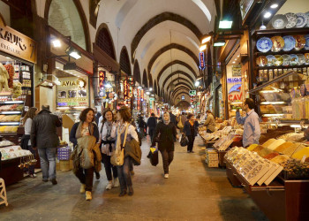 Большой базар или Капалы Чарши был построен в Стамбуле ещё в 15 веке – фотографии Турции