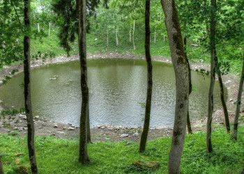 Метеоритный кратер Кали (Kaali kraater) на острове Сааремаа – фотографии Эстонии