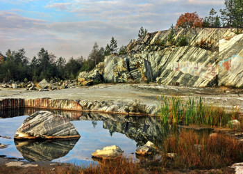 Мраморные карьеры в Рускеале, Карелия, Россия – фотографии России