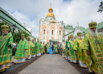 Киево-Печерская Лавра обязательна для посещения туристами при посещении Киева – фотографии Украины