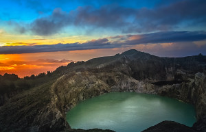 Местные сообщества считают, что озёра Келимуту в Индонезии являются домом для исконных духов – фотографии Индонезии