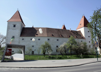Замок Орт (Schloss Orth) в Нижней Австрии в Донау-Ауэн – фотографии Австрии