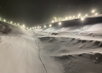 Вечерняя подсветка на курорте Большой Вудьявр – фотографии России