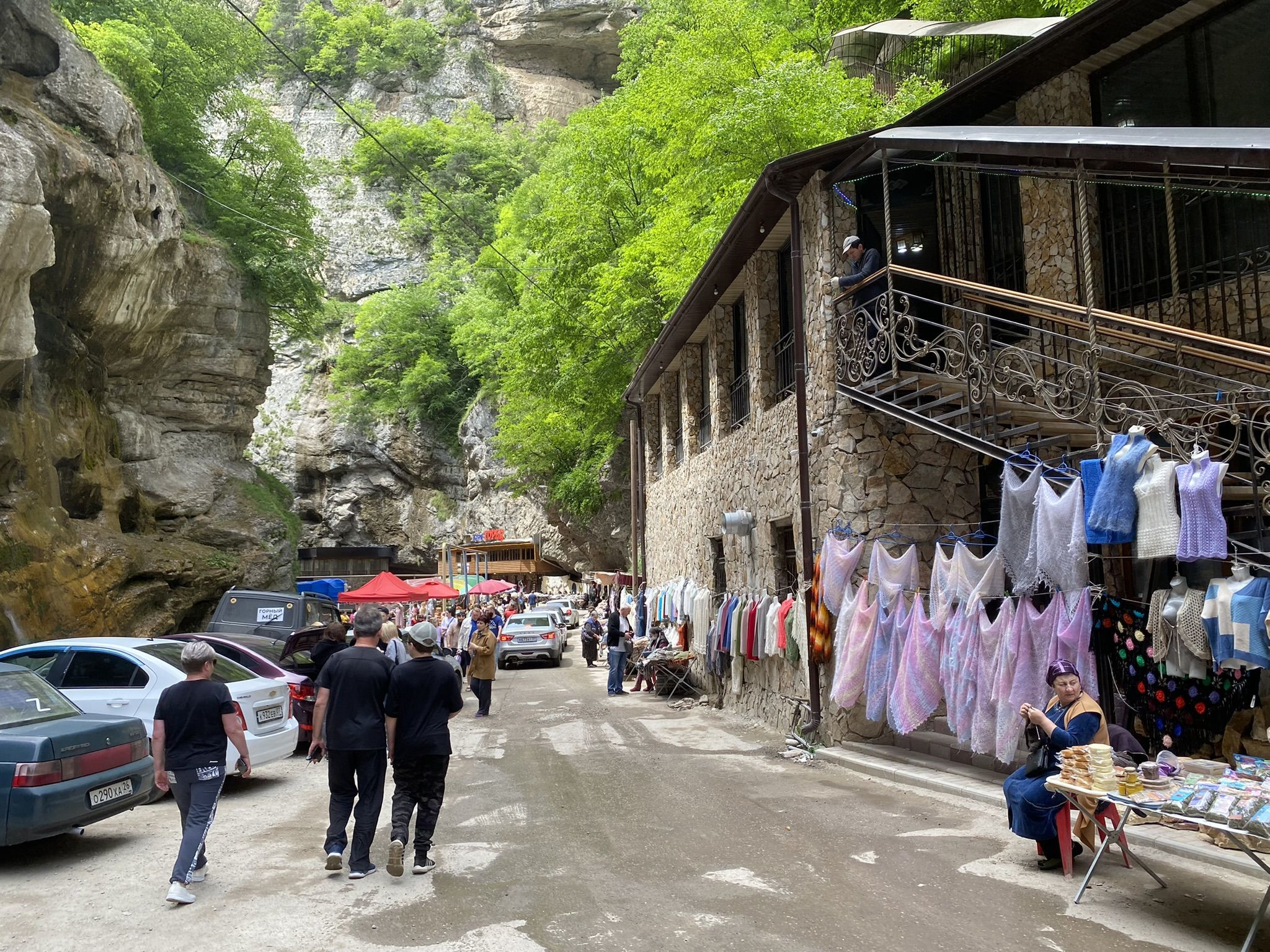 Главный Чегемский водопад, дорога к смотровой площадке – фотографии России