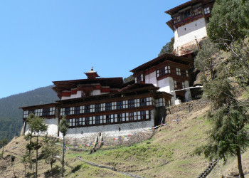 Монастырь Чагри (Chagri Monastery) в Бутане – фотографии Бутана