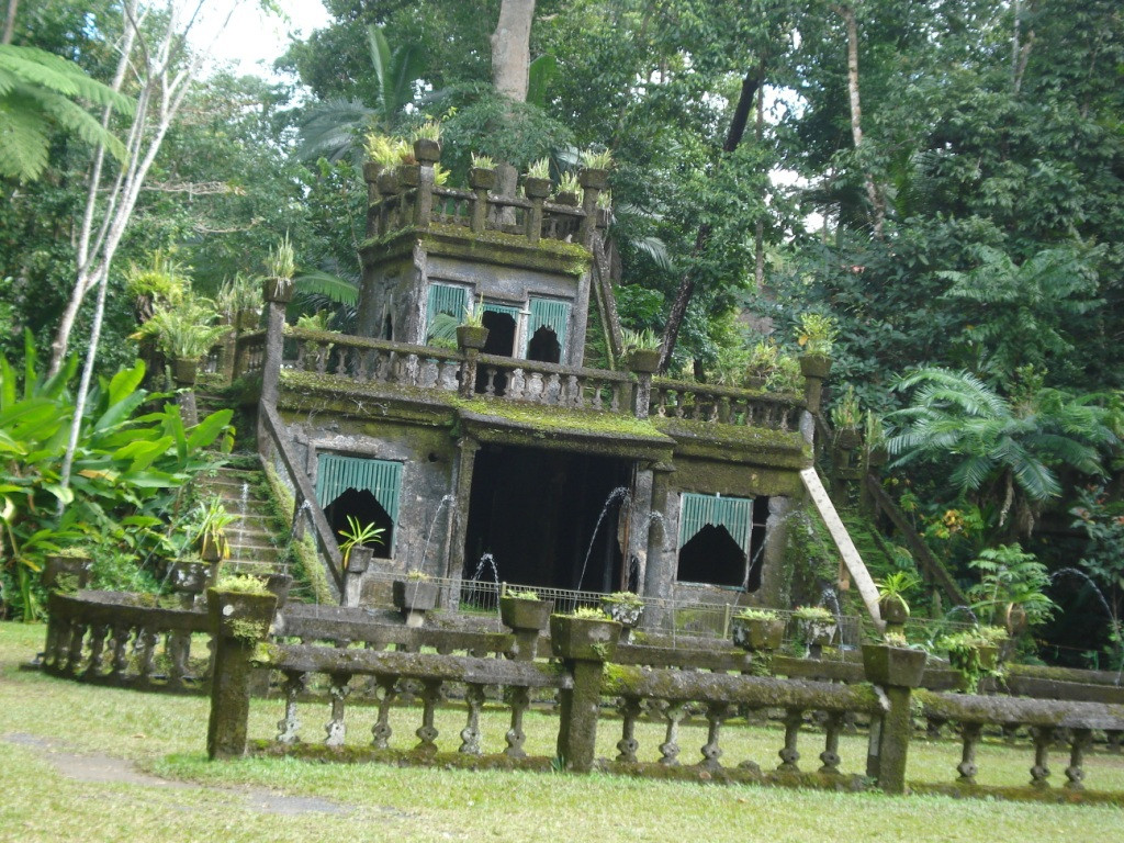 Приключенческий парк Паронелла (Paronella Park), Кэрнс, Австралия – фотографии Австралии