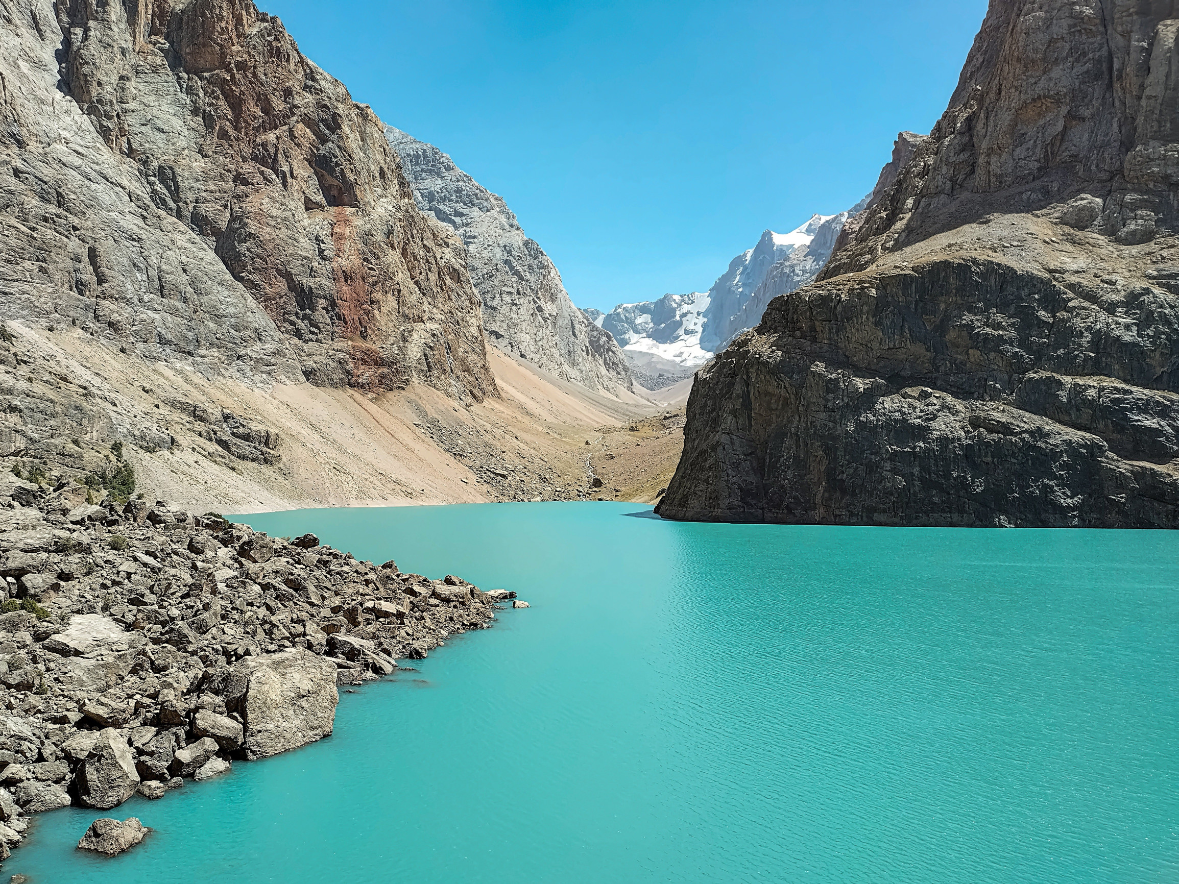 озеро Большое Алло – фотографии Таджикистана