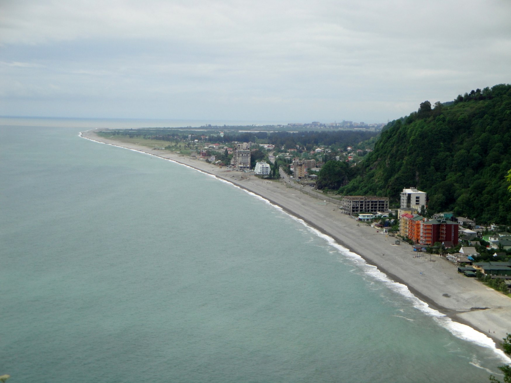 Гонио (слева) и Квариати (справа) – фотографии Грузии
