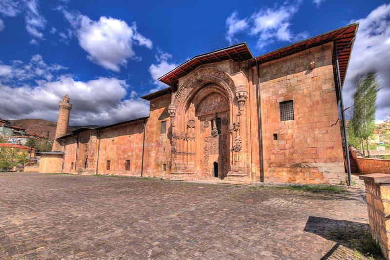 Большая мечеть и больница в г. Дивриги