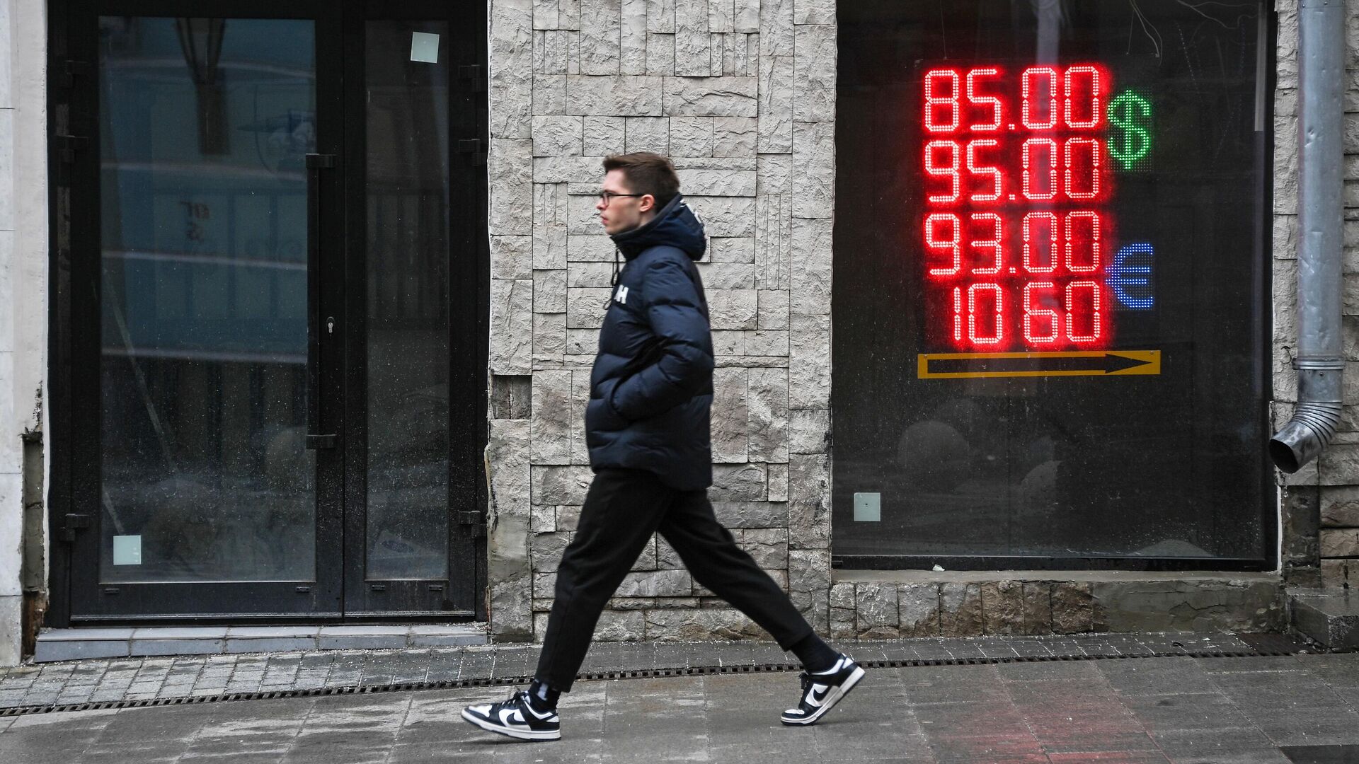 В какие страны лучше не ехать с падающим рублем?