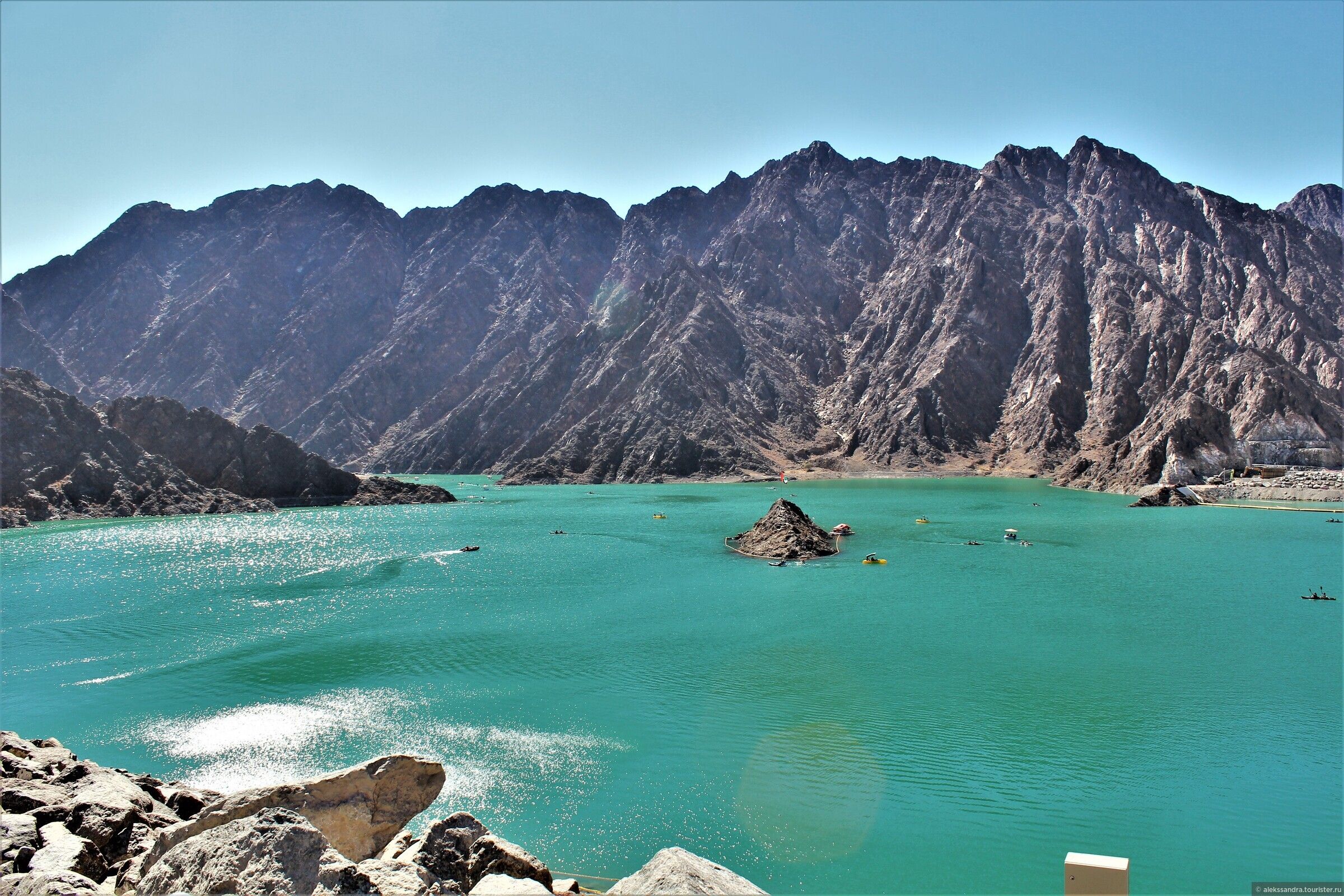 Нетипичные Эмираты: горное озеро Хатта