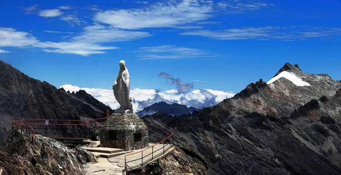 Пико Эспехо (зеркало Пик) является гора в Андах в Венесуэле