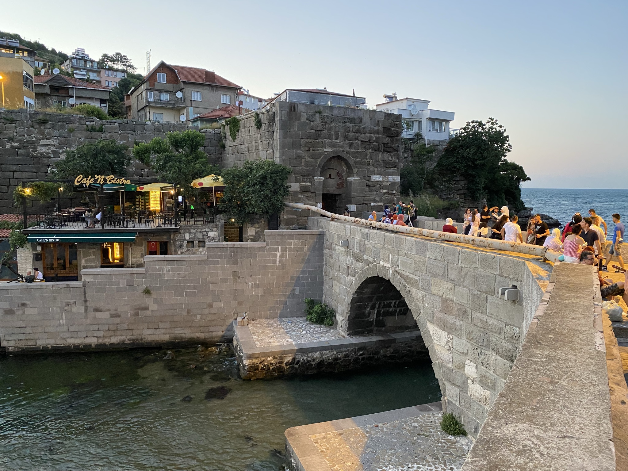 Старый мост в Амасре