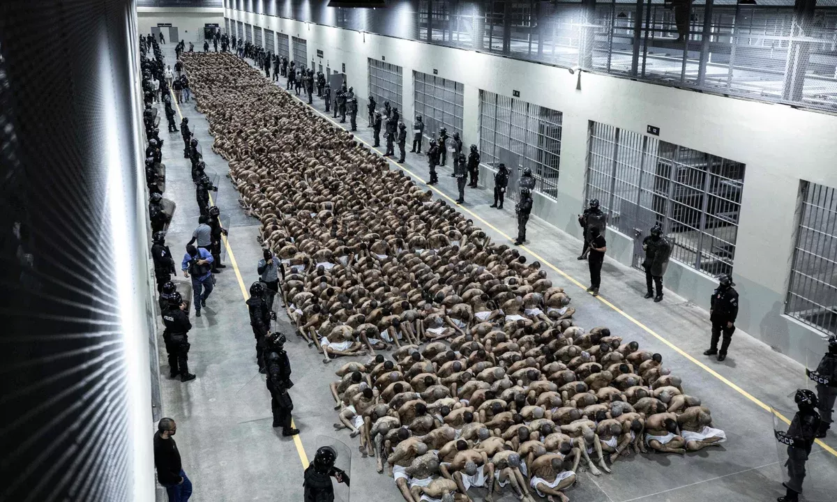 Мега-тюрьма в Сальвадоре