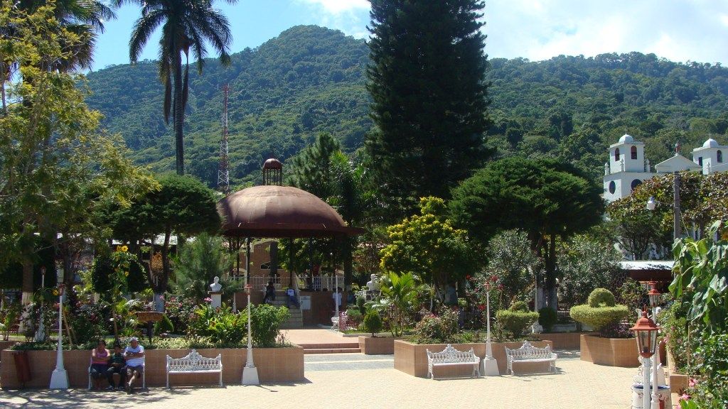 Центральная площадь Алегриа