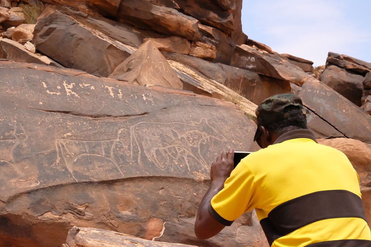 Доисторические наскальные рисунки Тагита