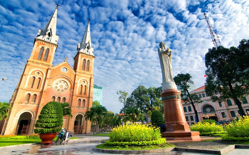 Собор Сайгонской Богоматери расположен в самом центре Хошимина
