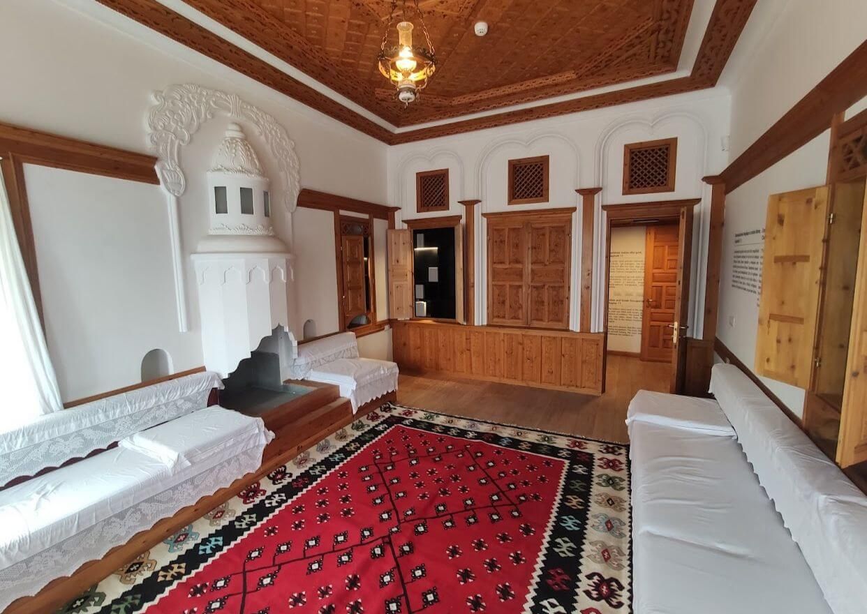 Дом-музей Исмаиля Кадаре (Shtëpia e Ismail Kadaresë)