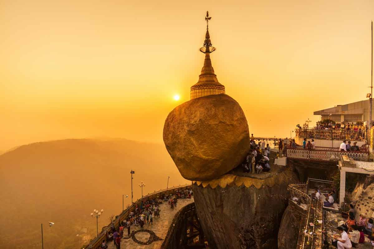 Золотая скала (Golden Rock / Kyaiktiyo Pagoda)