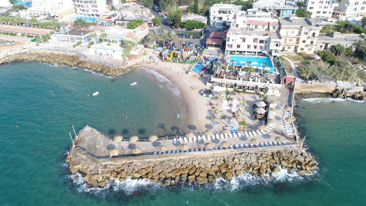 Пляжи в Джунии