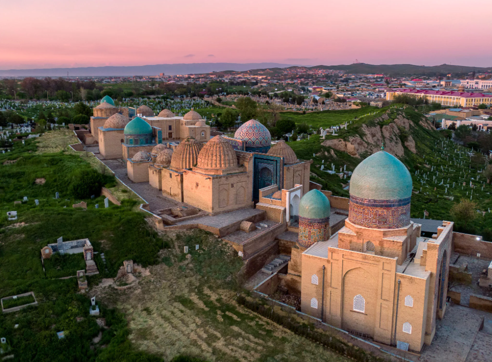 Ансамбль Шахи-Зинда - один из лучших архитектурных ансамблей Средней Азии